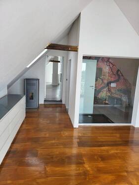 Schlafzimmer mit Bad - Offen - Hell - Besonders - 675,00&nbsp;EUR Kaltmiete, ca.&nbsp; 80,00&nbsp;m&sup2;&nbsp;Wohnfl&auml;che