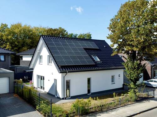 Hausansicht - Einziehen & Wohlfühlen: Modernes Einfamilienhaus für Familien in BI-Oldentrup