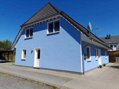 Haus Ansicht - Verlieben! Hochwertiges Niedrigenergiehaus mit 3 WE uvm.