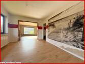 Esszimmer mit Blick zum Wohnzimmer - 