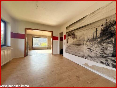 Esszimmer mit Blick zum Wohnzimmer - 
