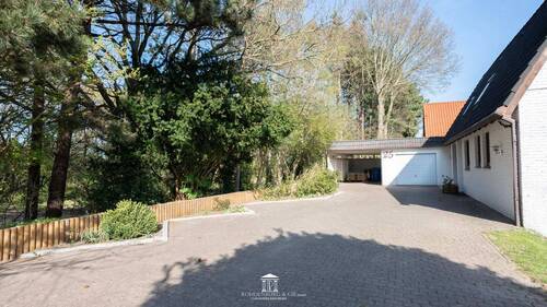 Stellplätze - Einfamilienhaus mit 272,70 m&sup2; in Cuxhaven zum Kaufen