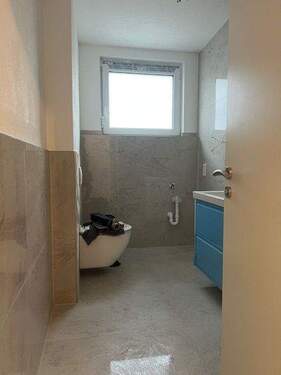 Bad - Erstbezug nach Sanierung - 3 Zi.DG-WHG mit Gr.Balkon zur Miete in Vöhringen !