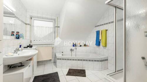 1. OG Badezimmer 1 - 