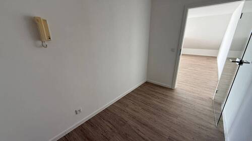 Flur - 4 Zimmer Büro zur Miete in Chemnitz