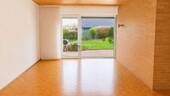 Helles Wohnzimmer mit Kamin - Mehrfamilienhaus, Wohnhaus mit 110,00 m&sup2; in Remscheid zum Kaufen