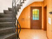 Heller Flur im Erdgeschoss - 