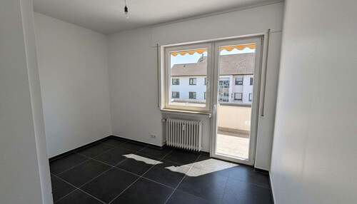 Küche - 2 Zimmer Etagenwohnung zur Miete in Steinbach (Taunus)