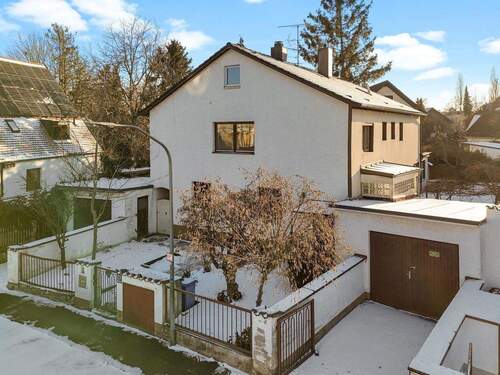 Hausansicht - 9 Zimmer Mehrfamilienhaus, Wohnhaus zum Kaufen in München