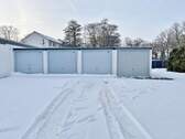 Garage mit vorgelagertem Stellplatz - 