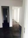 Links Garderobe und Gäste WC - 