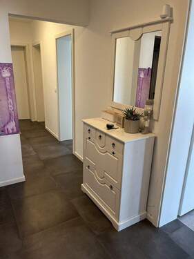 Großzügiger Eingangsbereich - 