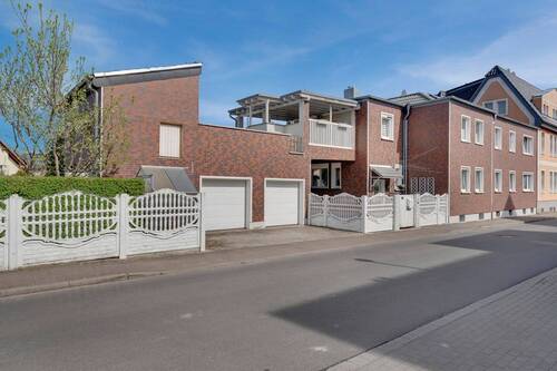 Hausansicht Straßenseite - 6 Zimmer Einfamilienhaus zum Kaufen in Leipzig
