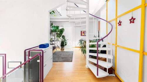 1. OG Flur 1 - 9 Zimmer Einfamilienhaus zum Kaufen in Aßlar