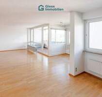 Große 2,5-Zimmer-Wohnung mit Balkon und TG-Stellplatz - Filderstadt / Bonlanden
