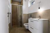 Badezimmer - Einfamilienhaus mit 148,30 m² in Berlin zur Miete