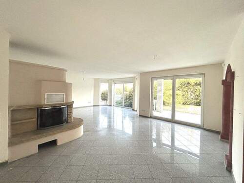 Wohnzimmer mit Kamin - 