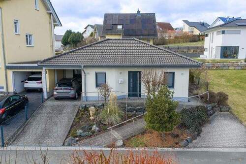 Eingangsbereich - 4 Zimmer Einfamilienhaus zum Kaufen in Wetzlar