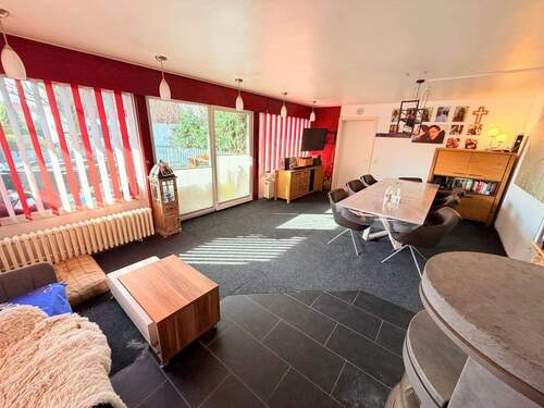 Wohnen mit großer Fensterfront zur Terrasse - 