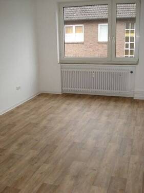 Musterfoto aus dem Haus - 2 Zimmer Etagenwohnung zur Miete in Wilhelmshaven