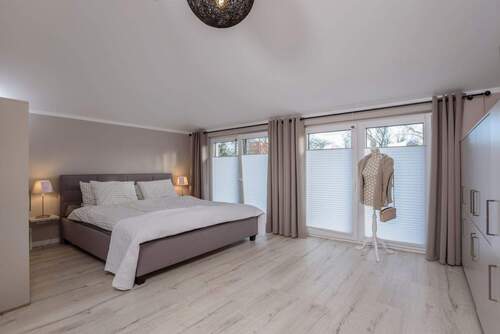 Beispiel Schlafzimmer - 5 Zimmer Doppelhaushälfte zum Kaufen in Hamburg