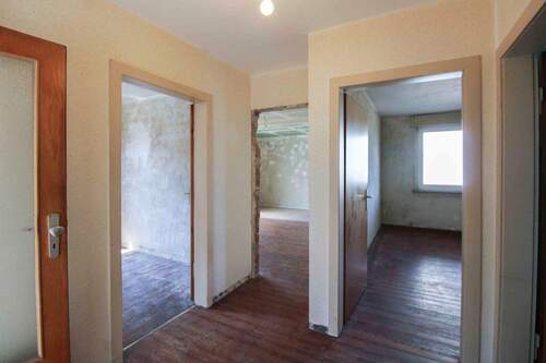 Flur - 6 Zimmer Einfamilienhaus in Löhne