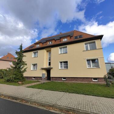 Außenansicht straßenseitig 01 - 5-Parteien MFH in Weißwasser - 325.000,00 EUR Kaufpreis, ca.  402,00 m² Wohnfläche