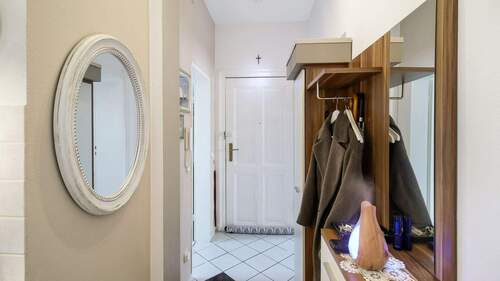 Flur - 2 Zimmer Etagenwohnung zum Kaufen in Berlin