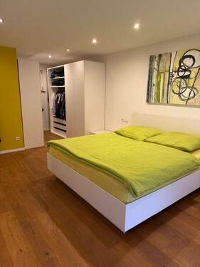 Schlafzimmer mit Ankleide - 