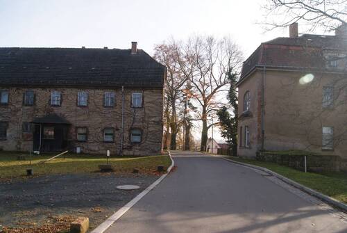 Zufahrt Rittergut - 1 Zimmer Mehrfamilienhaus, Wohnhaus in Struppen
