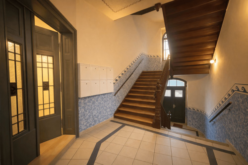 Treppenhaus - 2 Zimmer Etagenwohnung zum Kaufen in Leipzig