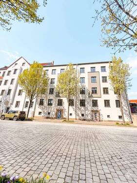 Hausansicht, Bild Effekte mit KI verbessert - Investoren-Highlight in Leipzig: 8 Wohnungen, Top-Anbindung + Ausbaureserve!