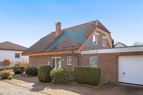 Außenansicht - Sehr gepflegtes und freistehendes Einfamilienhaus mit Gartenparadies in Kassel - Jungfernkopf!