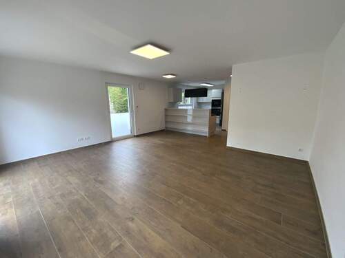 Wohn-/Esszimmer - 