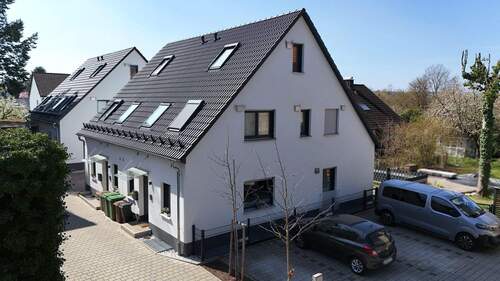 Hausansicht - 5 Zimmer Doppelhaushälfte in Eckental
