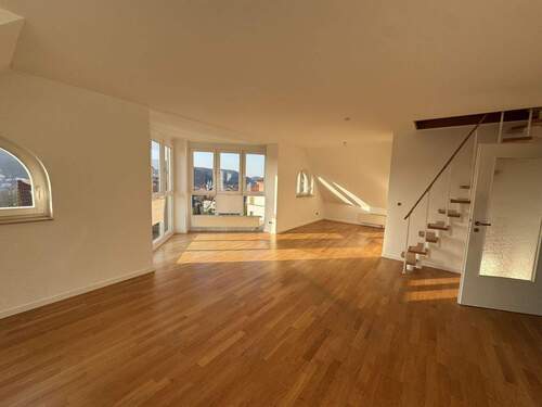 offener Wohn- und Küchenbereich - 2 Zimmer Etagenwohnung in Meiningen