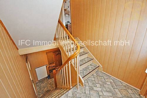 Treppe vom EG zum OG - 