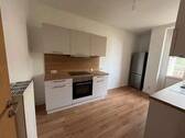 Küche mit neuer Einbauküche - 3 Zimmer Etagenwohnung zur Miete in Zwickau