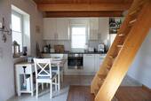 EBK und Treppe ins DG - 4 Zimmer Mehrfamilienhaus, Wohnhaus in Schönwalde am Bungsberg