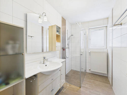 Badezimmer EG - Einfamilienhaus mit 155,00 m² in Großeibstadt zum Kaufen