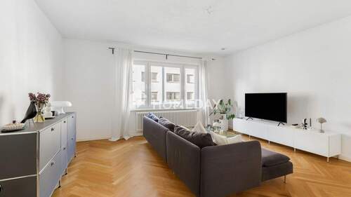 Wohnzimmer 1 - 2 Zimmer Etagenwohnung in Hannover