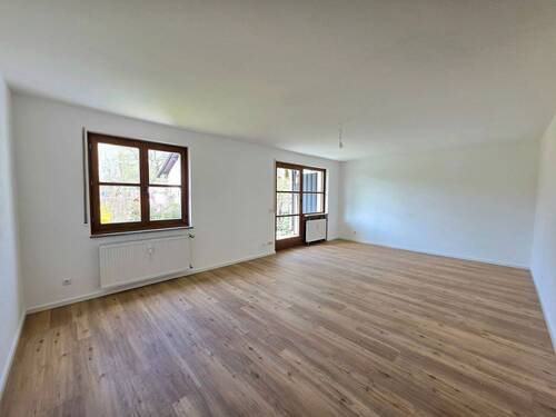 Helles Wohnzimmer - 3 Zimmer Etagenwohnung in Deisenhofen