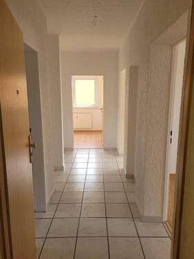 Eingang Flur - 3 Zimmer Etagenwohnung zur Miete in Karlstein OT Großwelzheim