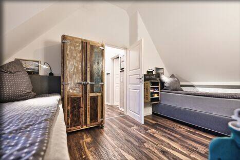 Schlafzimmer 2 mit 2 Betten.jpeg - 