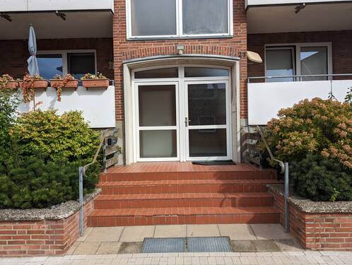 Hauseingang - 4 Zimmer Etagenwohnung zum Kaufen in Bleckede