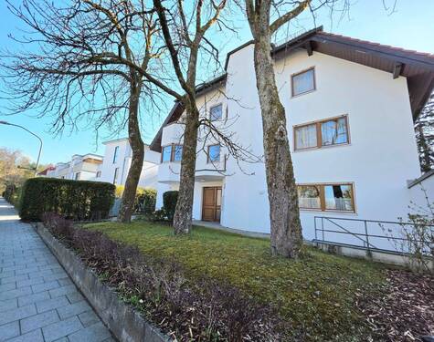 Kleine Wohnanlage im Grünen - 