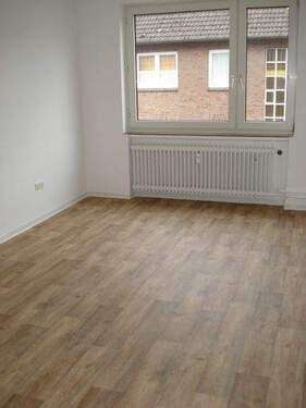 Musterfoto aus dem Haus - 3 Zimmer Etagenwohnung zur Miete in Wilhelmshaven