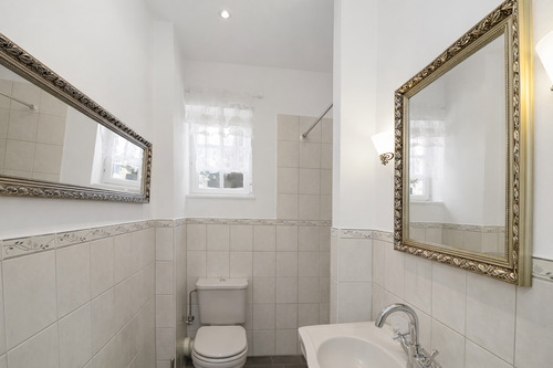 Visualisierung Badezimmer (KI generiert) - 