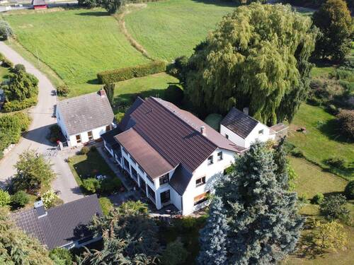 Haus- und Grundstücksansicht - Mehrfamilienhaus, Wohnhaus mit 412,00 m² in Gager zum Kaufen