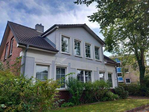 Ansicht Wohnhaus - 6 Zimmer Mehrfamilienhaus, Wohnhaus zum Kaufen in Itzehoe
